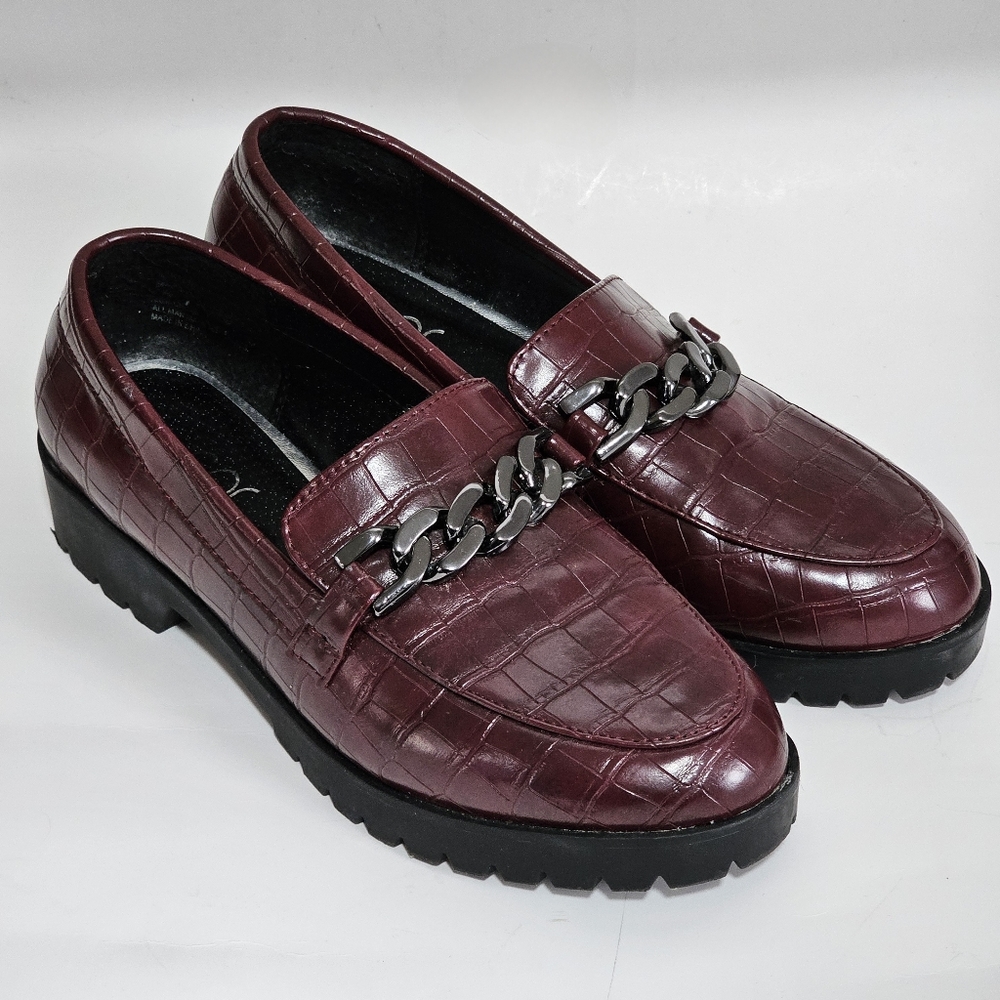 Sugar Maroon Croco Embossed Chain Detail Faux Leather Loafers Size 8½